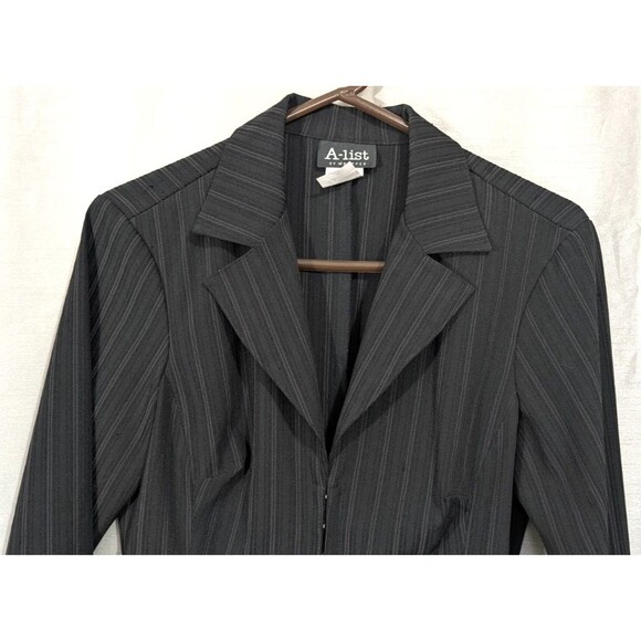 Women's Blazer Size 7/8 Black Pinstriped Hooks Front Tie Belt Long Sleeve Career - Picture 11 of 16